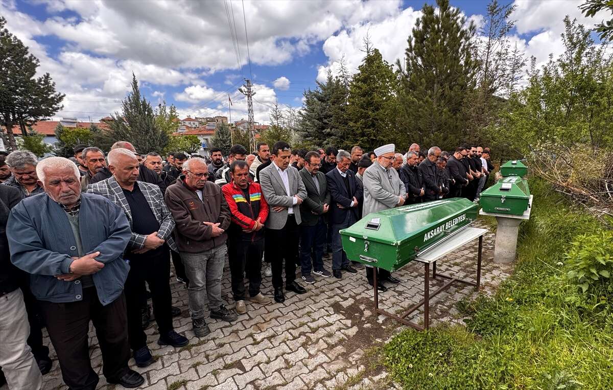 Aksaray’daki kuyu faciasında can veren 3 kişi yan yana toprağa verildi 2